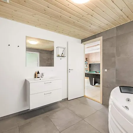 Semesterbostad Luxury House In Henne - By Traum *