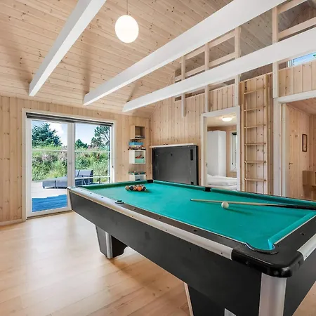 Luxury House In Henne