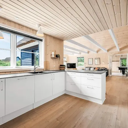 Luxury House In Henne